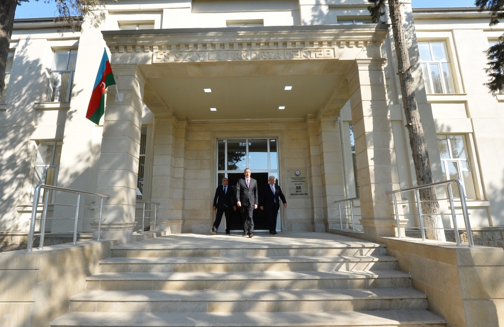 İlham Əliyev Bakıda iki məktəbə baş &ccedil;əkib -  Fotolar