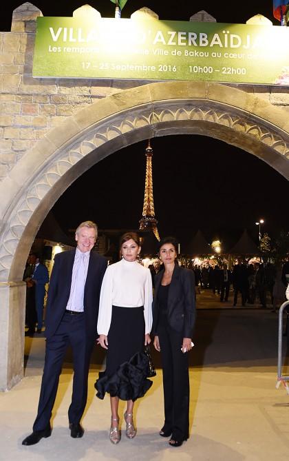 Mehriban Əliyeva “Azərbaycan şəhərciyi”ndə  -  Fotolar