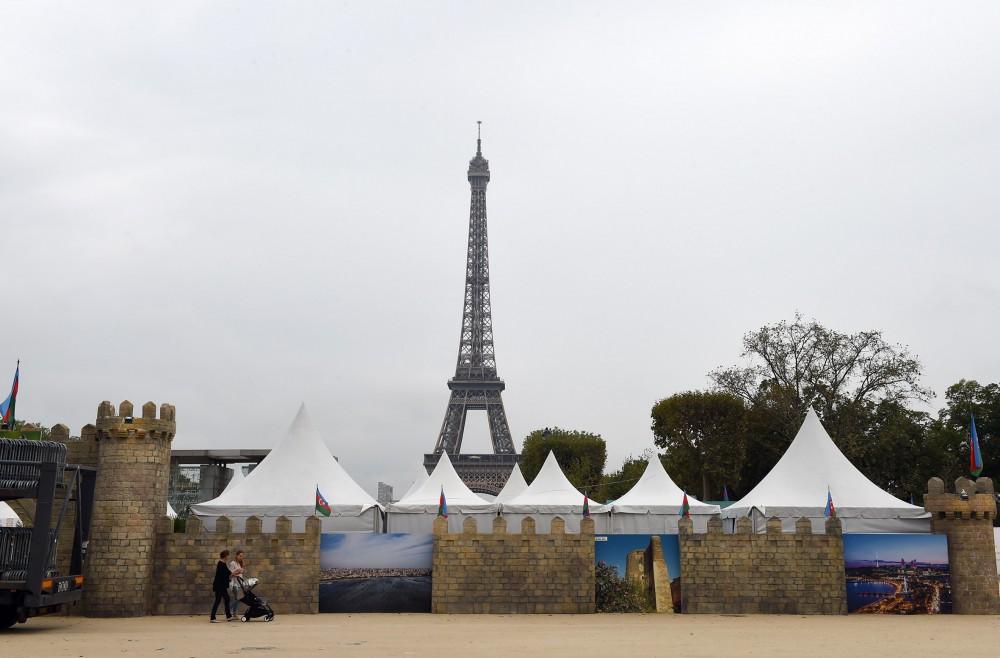 Mehriban Əliyeva “Azərbaycan şəhərciyi”ndə  -  Fotolar