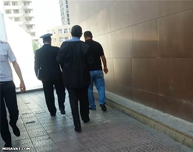 &ldquo;28 May&rdquo;da dollar alver&ccedil;ilərinə qarşı reyd  -  İki nəfər tutuldu