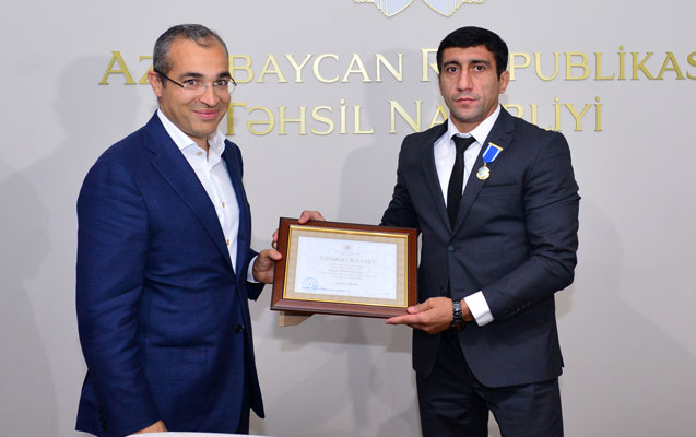 Mikayıl Cabbarov idmançılarla görüşdü -  Fotolar