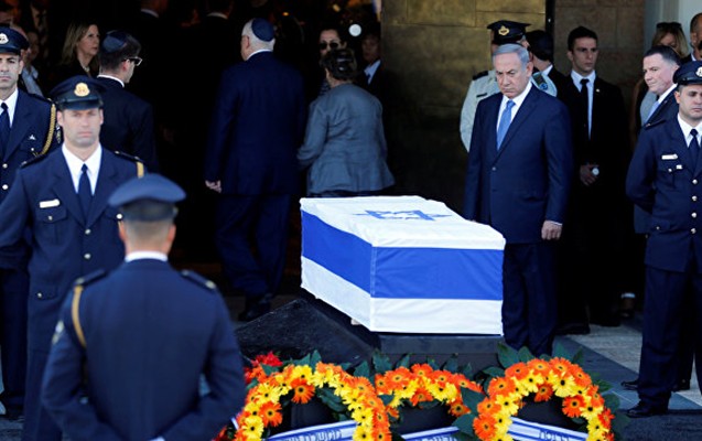 Pereslə vida mərasimi başladı - Obamadan görünməmiş jest