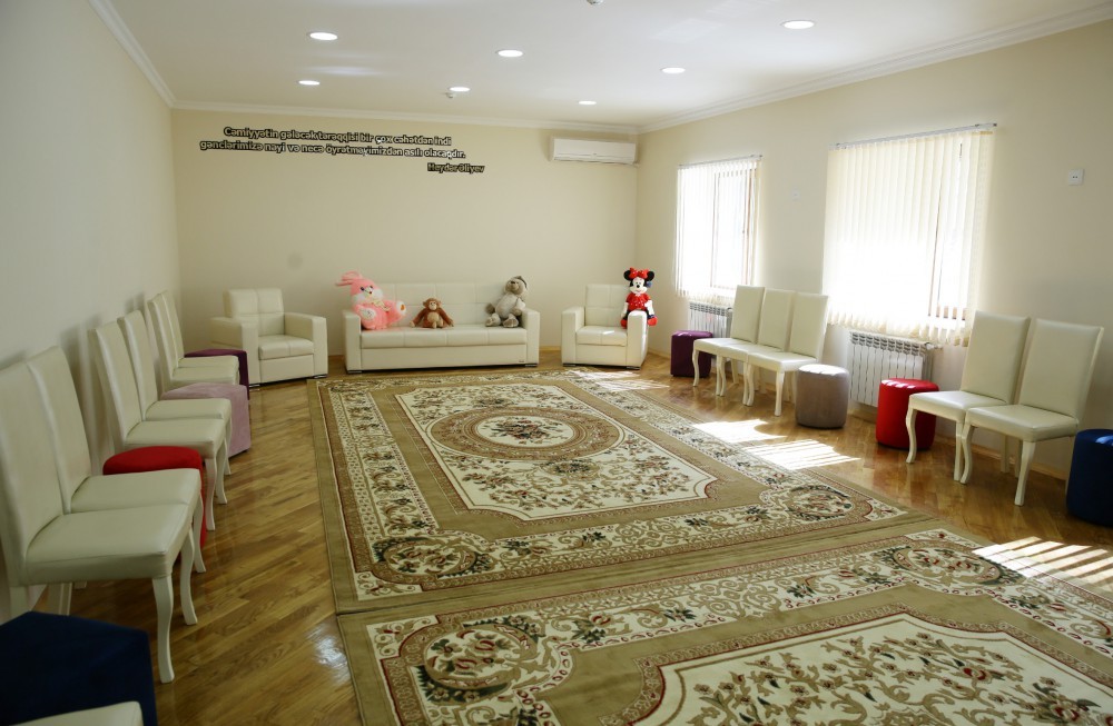 Mehriban Əliyeva uşaq evində -  Fotolar