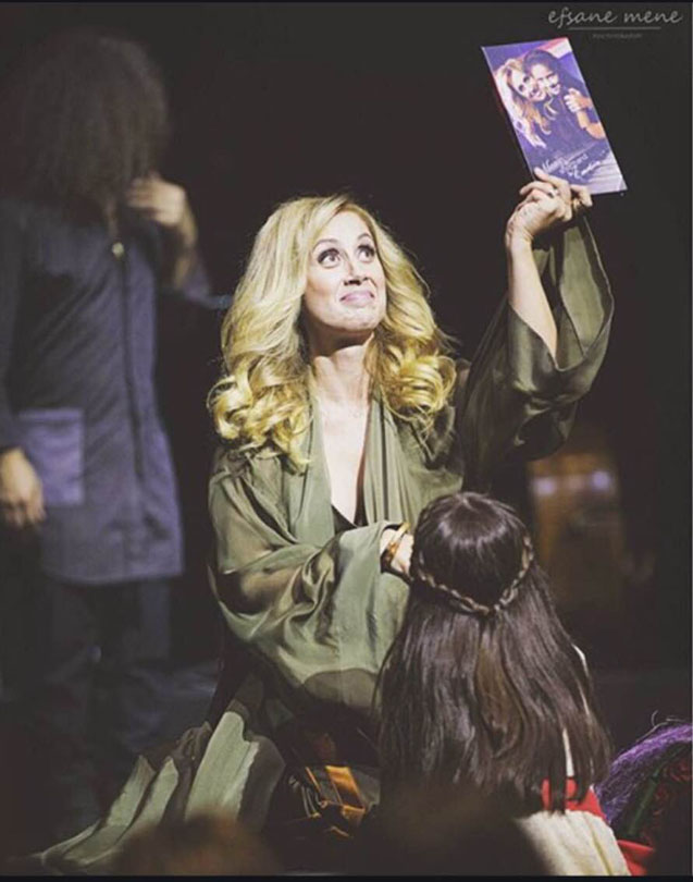 Prezidentin mükafatlandırdığı 10 yaşlı Fidan kimdir? - Fotolar