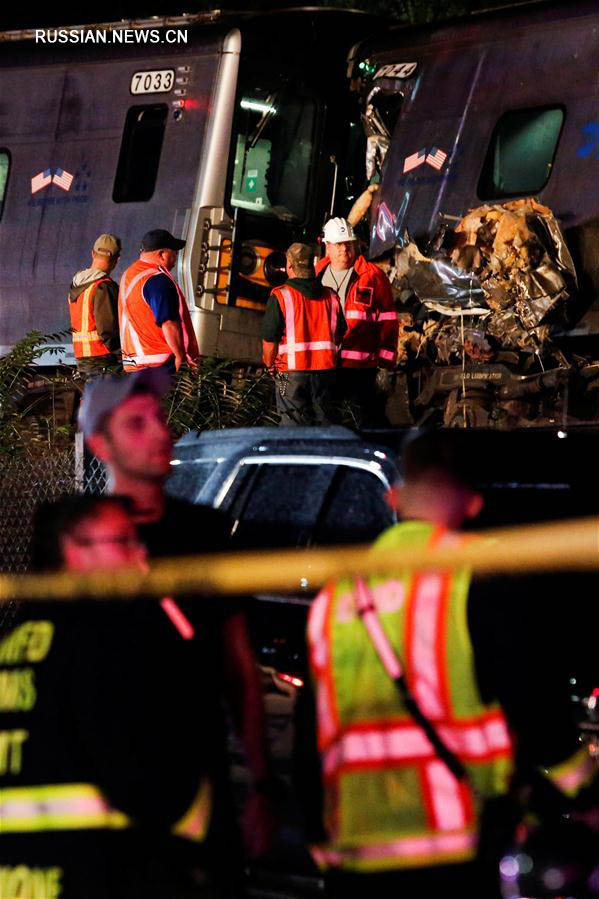 ABŞ-da sərnişin qatarı relsdən &ccedil;ıxıb -  29 yaralı +Fotolar