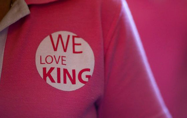 Xalq kral üçün ağlayır - Fotolar Xalq kral üçün ağlayır - Fotolar