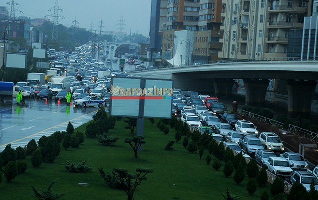 Yağışlı Bakıdan -  Fotolar+Video