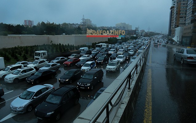 Yağışlı Bakıdan -  Fotolar+Video