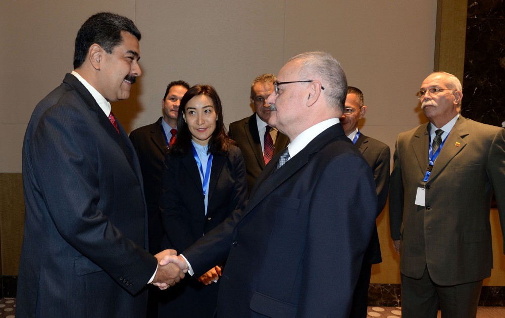İlham Əliyev Nikolas Maduro ilə görüşdü