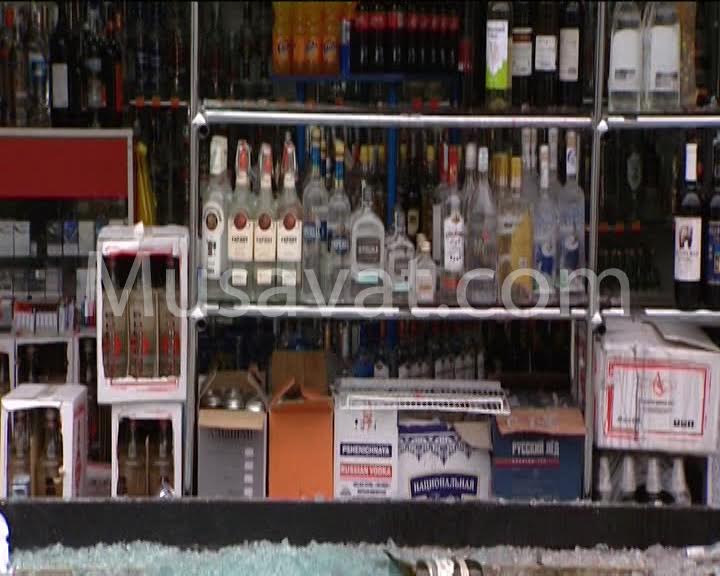 Bakıda qəribə oğurluq - Pul aparılmır, içkilər sındırılır+Fotolar