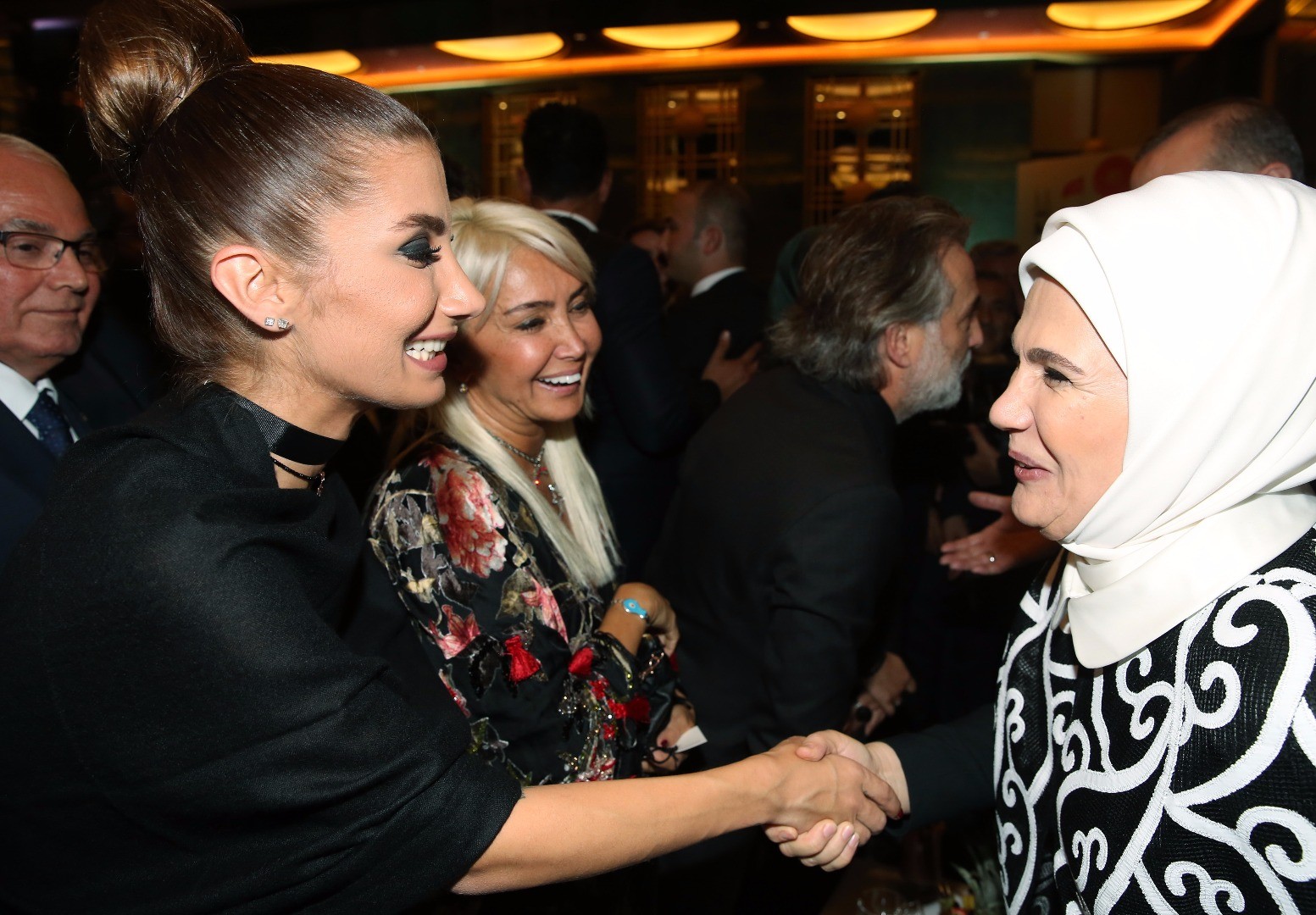 Məşhurlar Ərdoğan və xanımı ilə bir arada - Fotolar