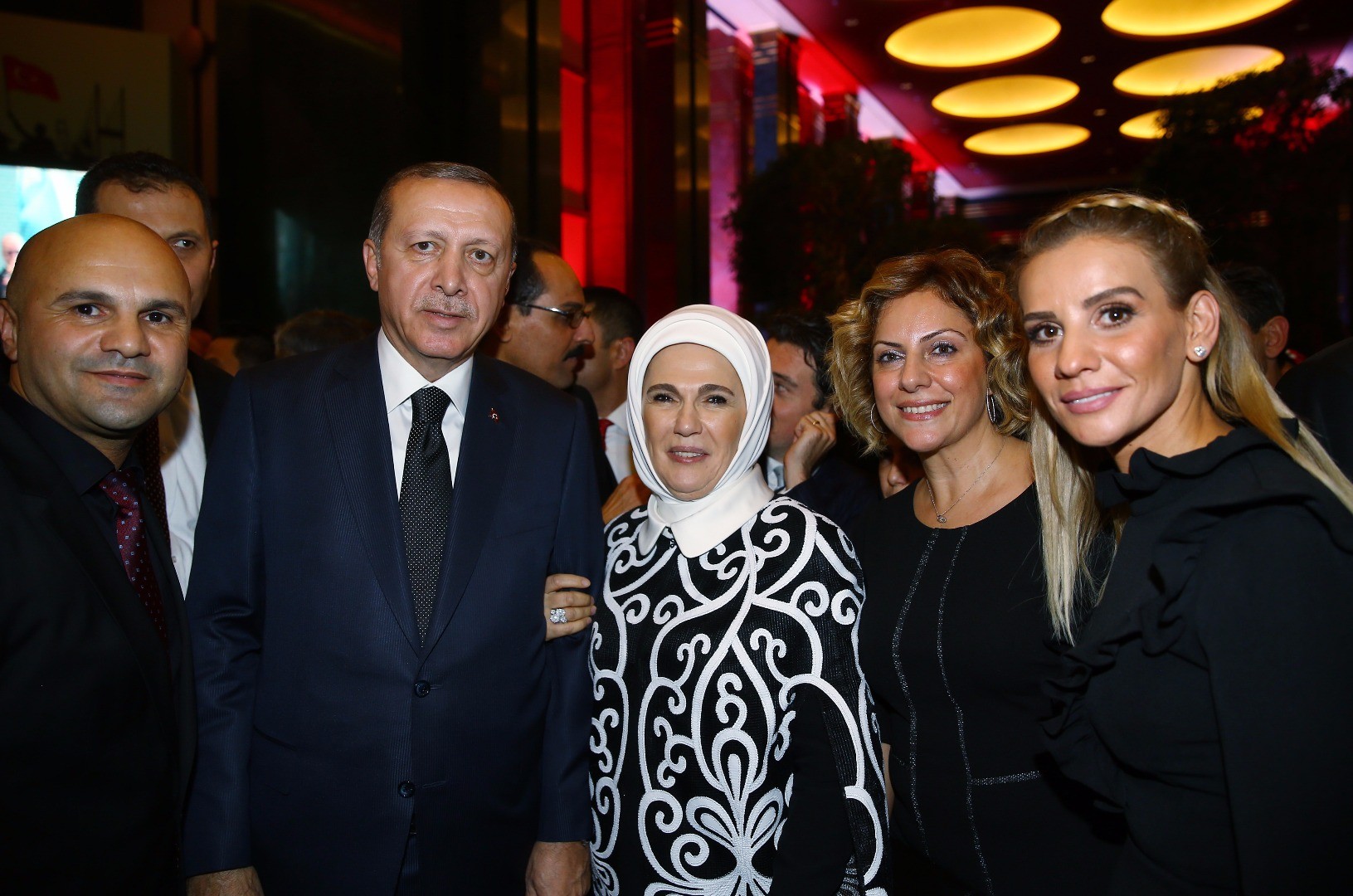 Məşhurlar Ərdoğan və xanımı ilə bir arada - Fotolar