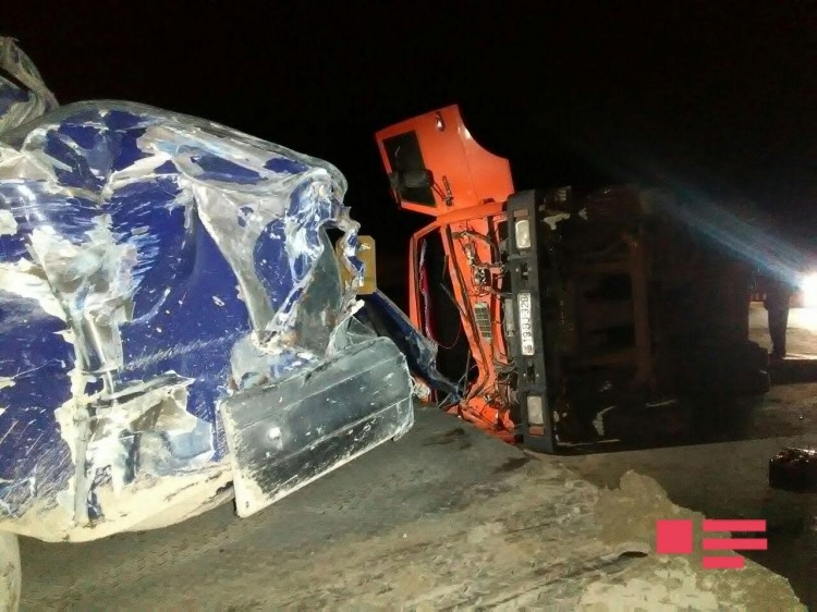 Sumqayıt yolunda ağır qəza - 6 maşın toqquşdu+Fotolar Sumqayıt yolunda ağır qəza - 6 maşın toqquşdu+Fotolar
