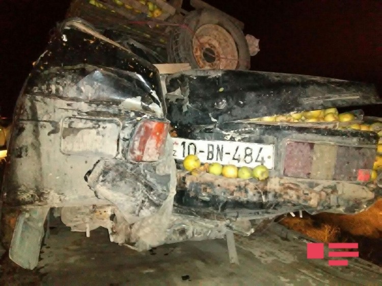 Sumqayıt yolunda ağır qəza - 6 maşın toqquşdu+Fotolar Sumqayıt yolunda ağır qəza - 6 maşın toqquşdu+Fotolar