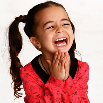 Son günlər hamı 7 yaşlı aktrisadan danışır - Aya 20 min qazanır