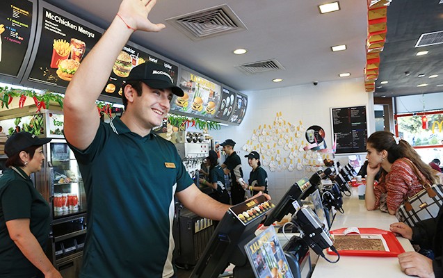 McDonald’s-dan valideyn himayəsindən məhrum olmuş uşaqlara dəstək  -  Fotolar