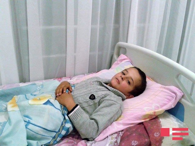 Azərbaycanda ailə kolbasadan zəhərləndi