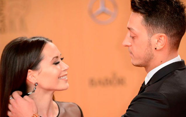 Sevgilisi Özili sildi