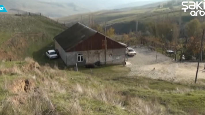 Qobustanda torpaq sürüşməsi olub - Fotolar