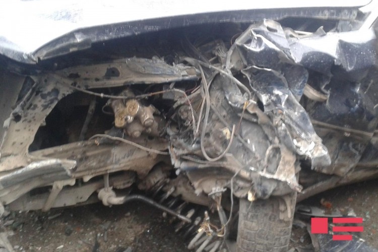 Ucarda iki avtomobil toqquşdu - 3 yaralı + Fotolar