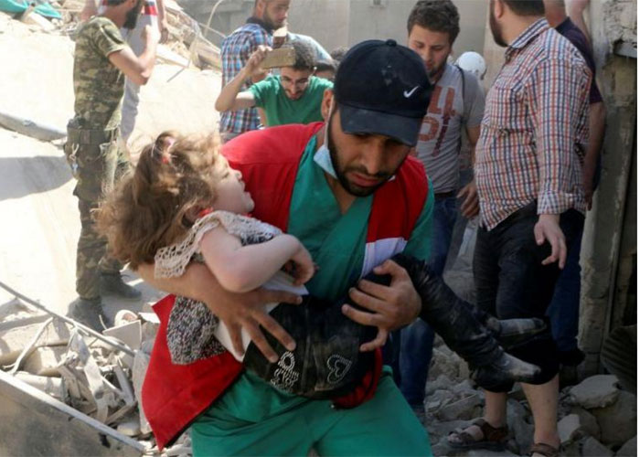 Hələbdəki sonuncu xəstəxana bombardman edildi - Dəhşətli fotolar