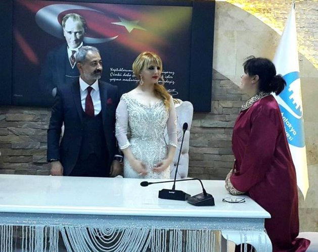 Cavanşir Məmmədovun qızı türk aktyorla evləndi -  Fotolar