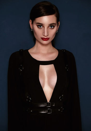 Rusiyada vitse-spikerin qızı intihar edib - Doğum günündə