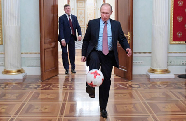 Putin Kremldə futbol oynadı  -  Fotolar