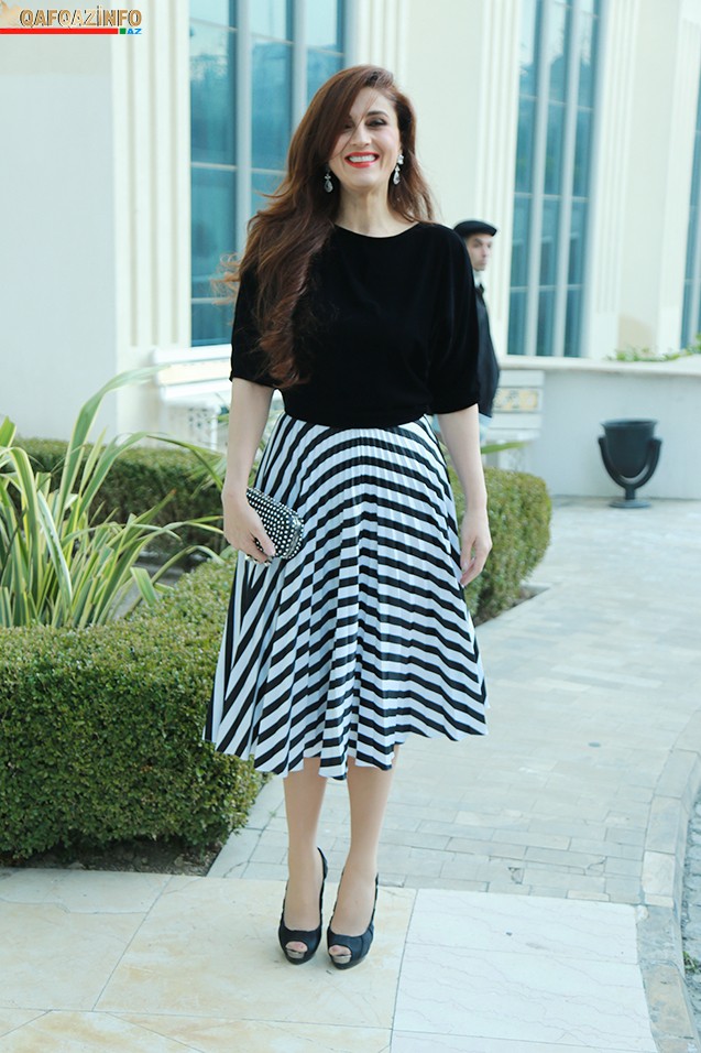 Məşhurlarımız qırmızı xalçada -  Transparan və dekolteli geyimlər +Fotolar