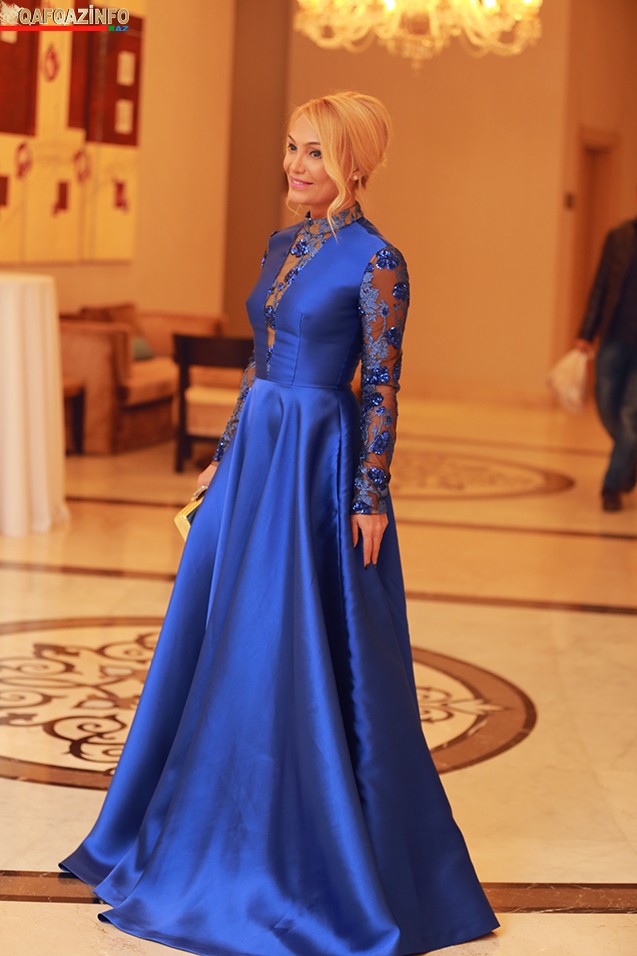 Məşhurlarımız qırmızı xalçada -  Transparan və dekolteli geyimlər +Fotolar