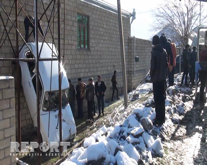Tovuzda qəribə yol qəzası - Fotolar Tovuzda qəribə yol qəzası - Fotolar