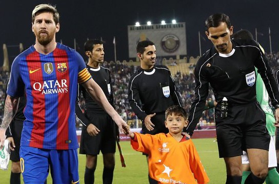 Messi 6 yaşlı Murtaza ilə meydana çıxdı - Video