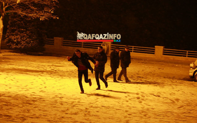 Bakı bir qarlı axşamda ... -  Fotosessiya