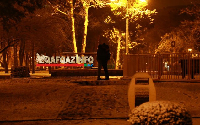 Bakı bir qarlı axşamda ... -  Fotosessiya