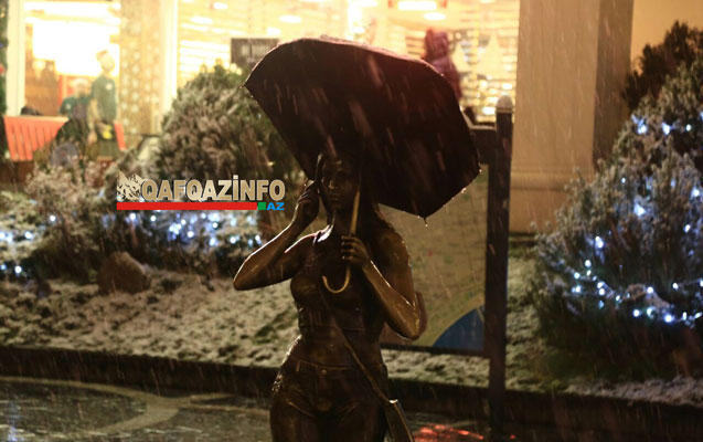 Bakı bir qarlı axşamda ... -  Fotosessiya