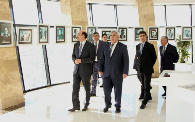 Nazir vətəndaşlarla görüşdü - Fotolar