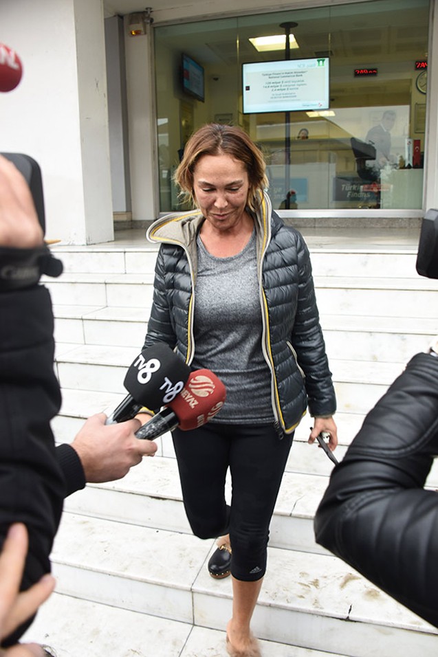 Hülya Avşar tanınmaz halda -  Fotolar