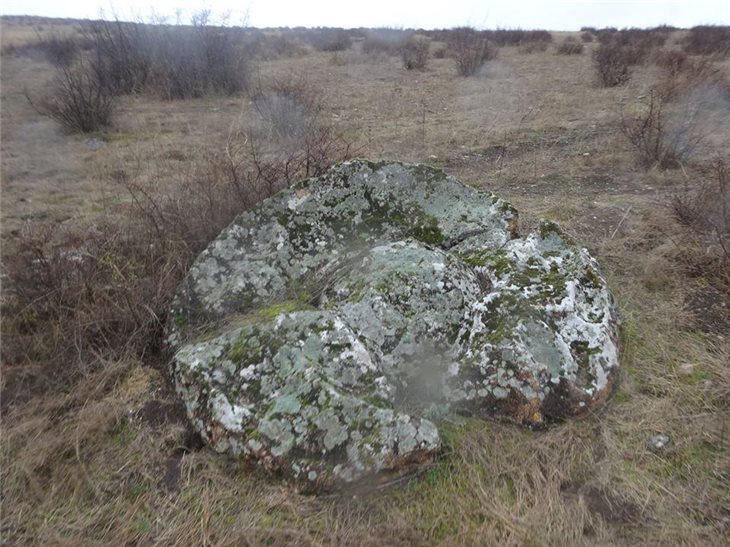 Ermənilər Qarabağda daş plitələr tapıblar - Fotolar