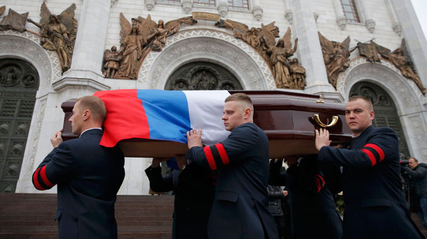 Karlovu Putin şəxsən yola saldı - Dəfndən fotolar