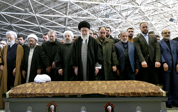 Rəfsəncaninin qızı onu belə yola saldı  -  İranda vida...+Fotolar