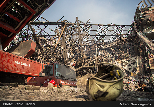 İrandan ürəkağrıdan fotolar -  Ölən həmkarları üçün ağladılar