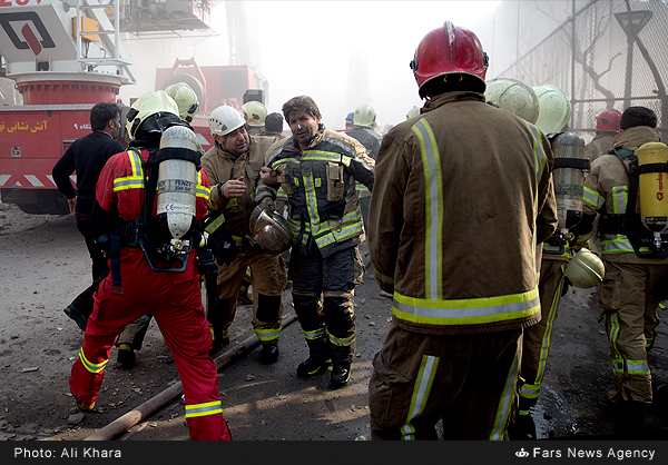 İrandan ürəkağrıdan fotolar -  Ölən həmkarları üçün ağladılar