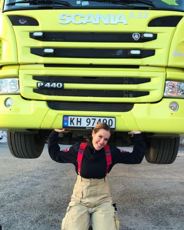 Ölkəsində yanğınsöndürən işləyir... -  Fotolar