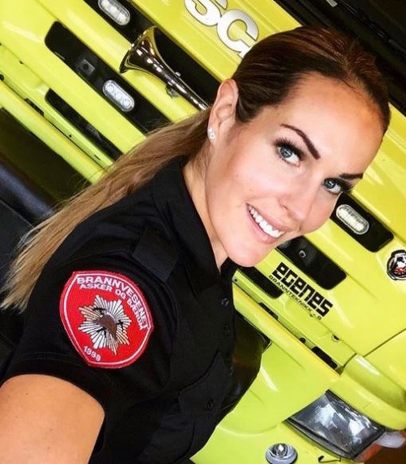 Ölkəsində yanğınsöndürən işləyir... -  Fotolar