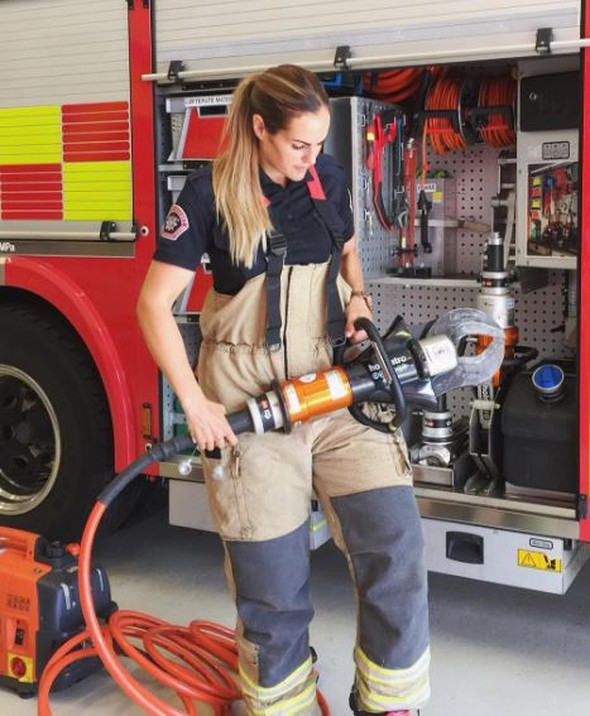 Ölkəsində yanğınsöndürən işləyir... -  Fotolar