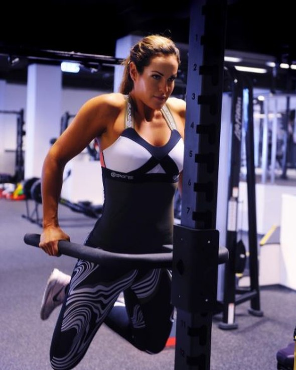 Ölkəsində yanğınsöndürən işləyir... -  Fotolar