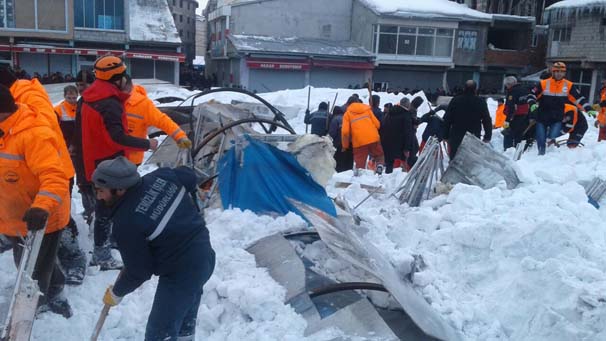 Türkiyədə bazar çökdü  -  Xəsarət alanlar var