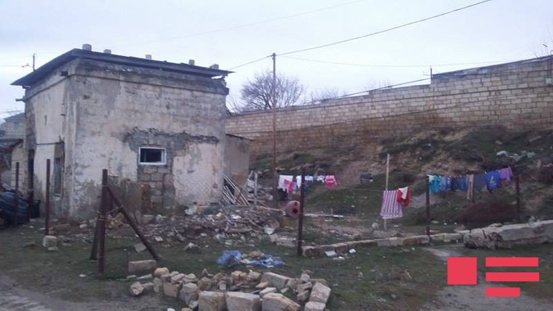 2 aylıq körpə evdə yanaraq öldü - Anası çöldə idi + dəhşətli fotolar