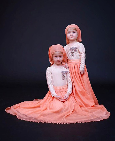 Kadırovun azyaşlı qızları model oldular - Fotolar