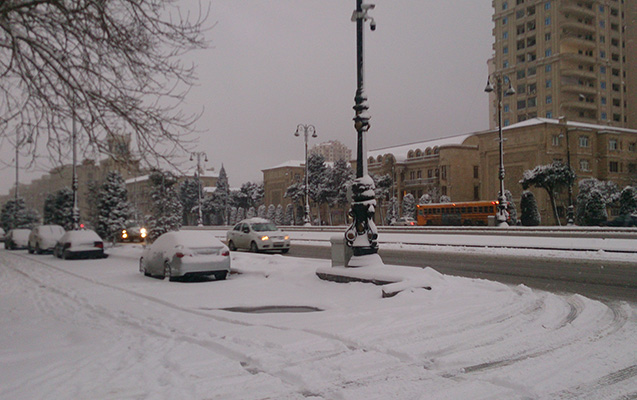 Bakı qar içində -  Fotolar
